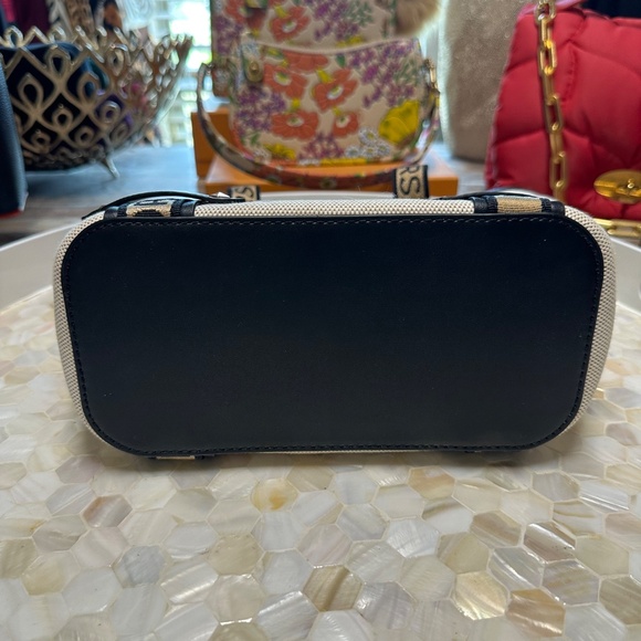 Michael Kors Maeve Tote Crossbody So Nice! - Picture 4 of 10